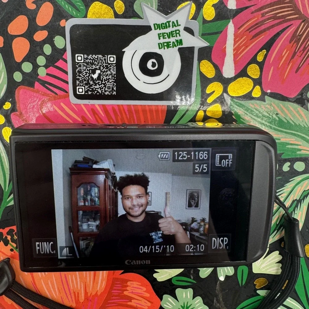 Canon PowerShot SD3500 IS Digital ELPH 14.1MP Camera Silver Bundle